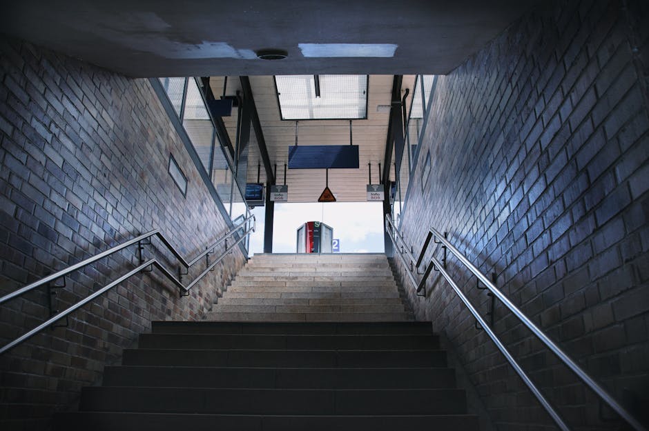 Woking Station removals for narrow access properties